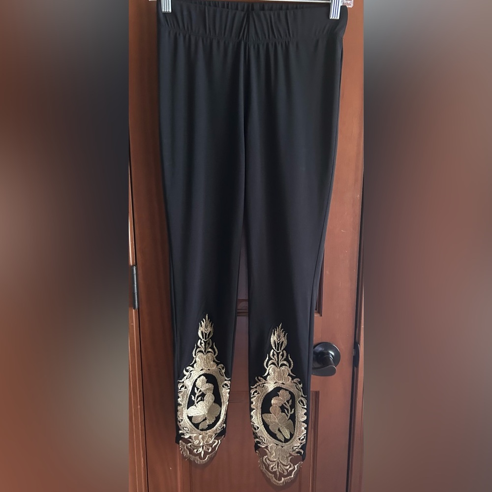 Venus Black Leggings with Gold Embroidery-Size Small NWOT🖤